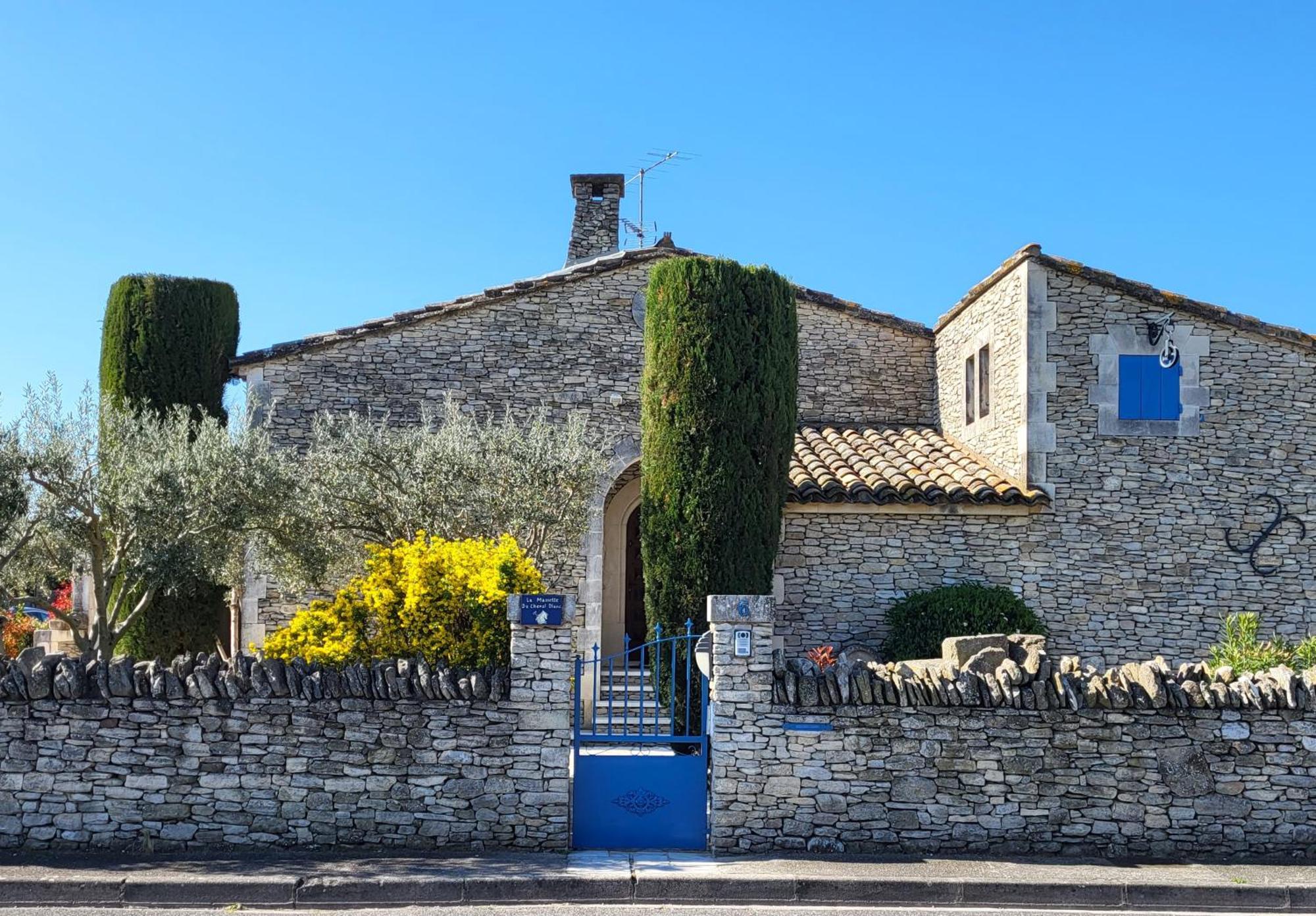 "La Massette Du Cheval Blanc" Villa De Caractere En Pierre L'Isle-sur-la-Sorgue Luaran gambar